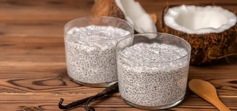 Pudim de coco com chia