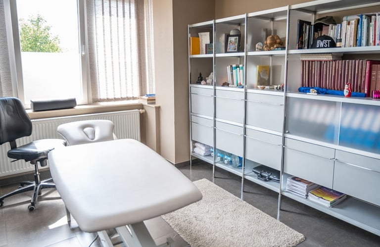 Cabinet médical équipé et moderne disponible à la location à Lustin