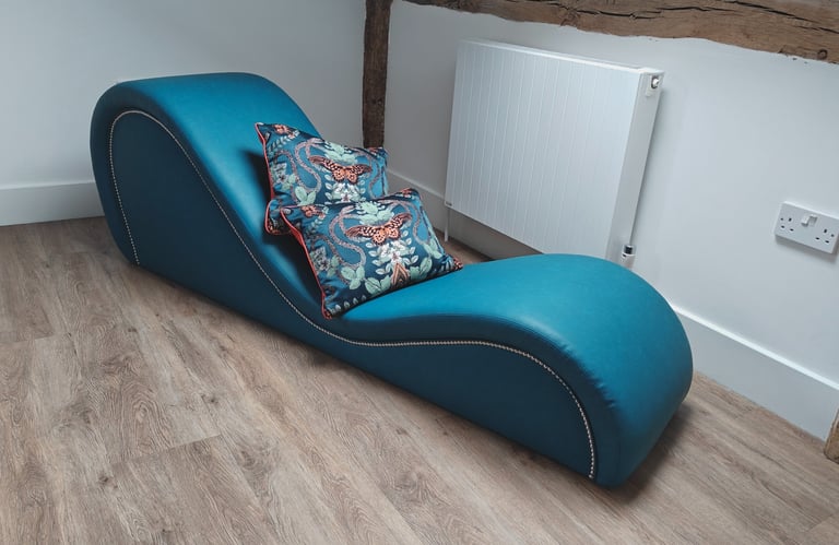 TantriXofa handmade sex sofa chaise lounge UK tantrachair