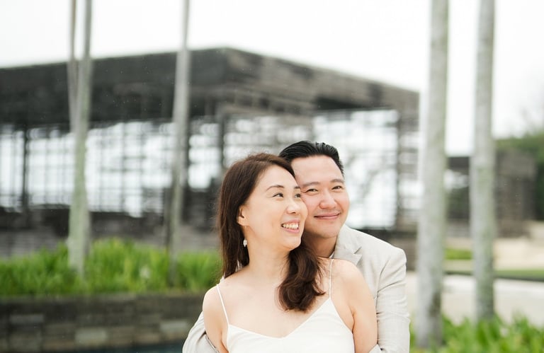 uxury family photographer in Bali capturing a refined couple portrait at Alila Villas Uluwatu