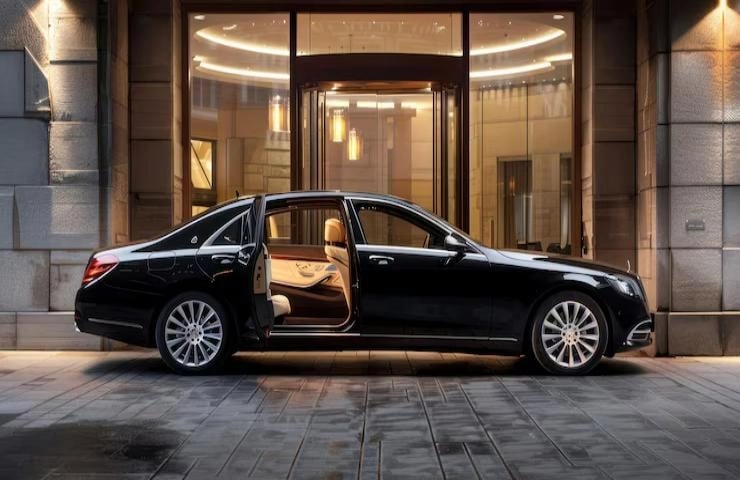 Luxury sedan chauffeur service for Muskoka trips