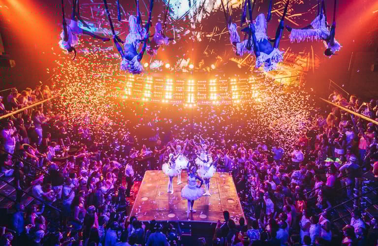coco bongo cancun mexico fiesta party