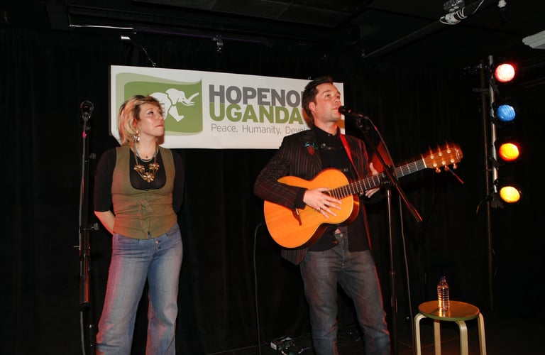 Martha Wainwright joins her brother Rufus onstage
