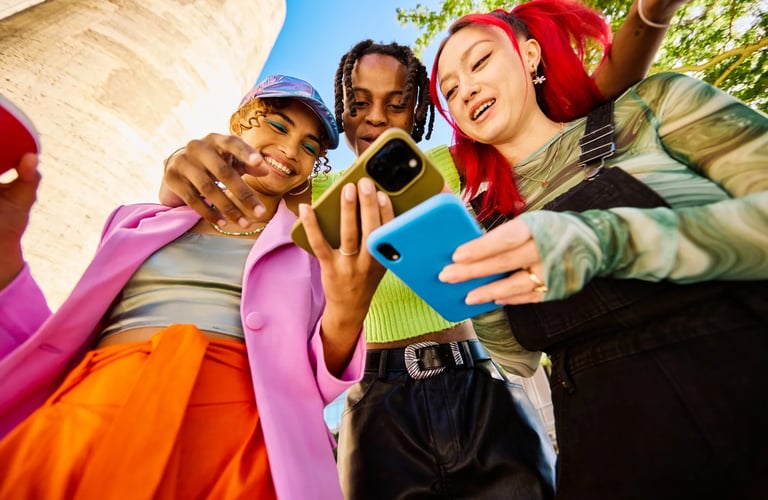 UK TEENAGERS MOBILE PHONES