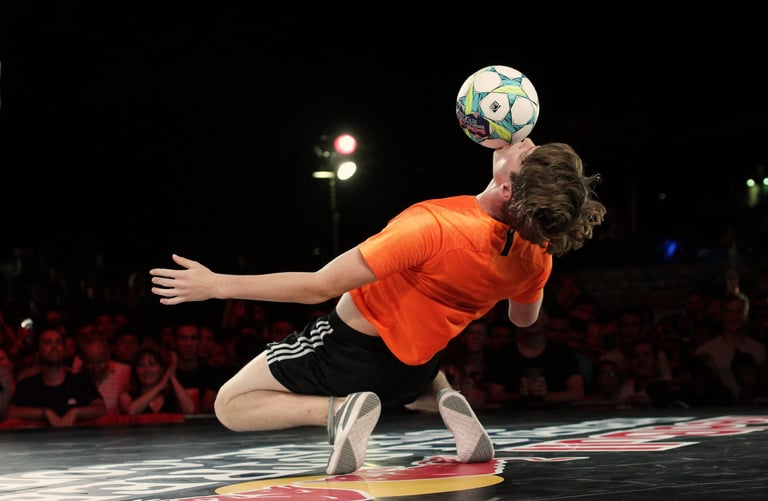 Football freestylers in Barcelona