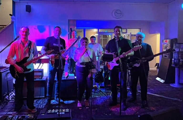 The Dodgers - Rock/Pop covers band Banbury