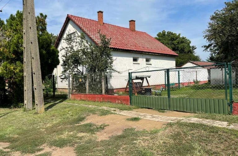 ·	Haus bei Tiszafüred