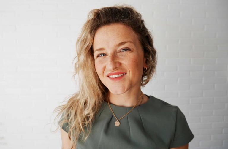 Jennie Johansson Music Intro Image Smile