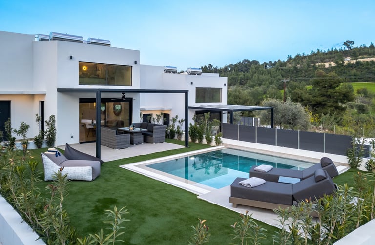 Private pool, private pergola, private garden, privacy, luxury