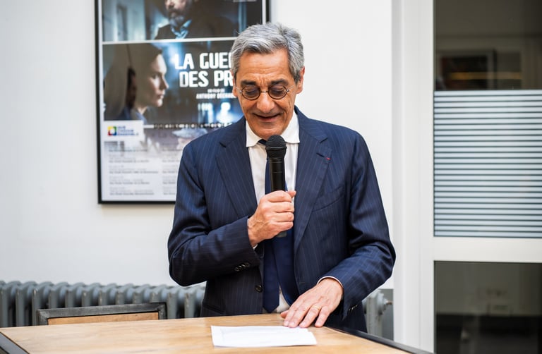 Serge Papin en visite dans les bureaux de Que Choisir Ensemble