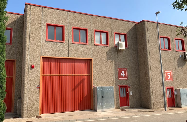 Naus PROMET desde el carrer