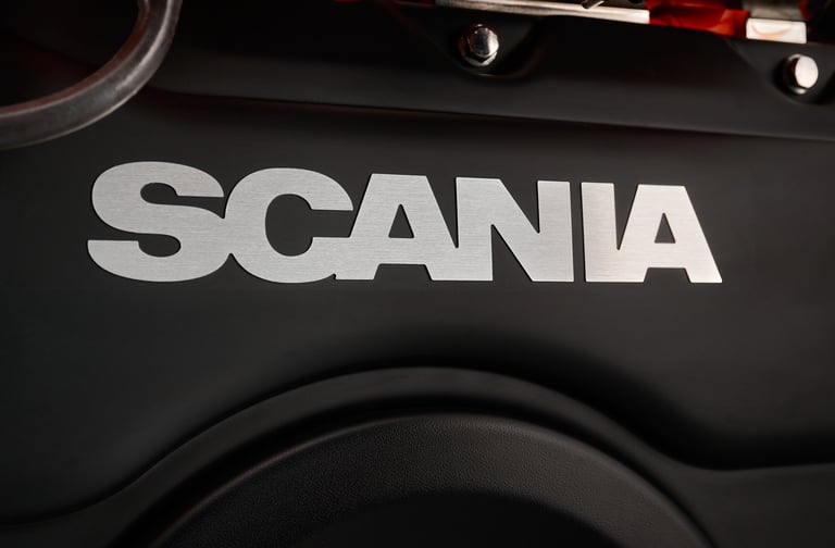 Dettaglio di un motore marino Scania