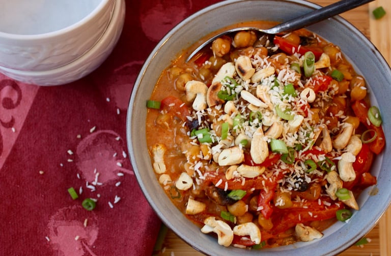 chickpea curry with coconut and cashews