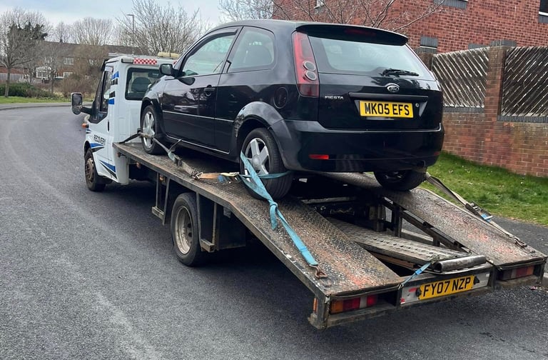 alt="Scrap car collection service with top cash offers in Worcester"