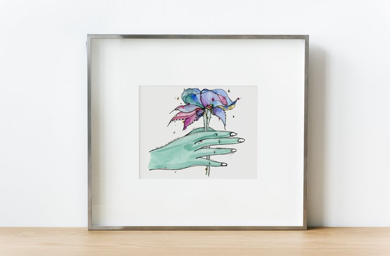 illustration d'une main verte tenant une fleur surréaliste