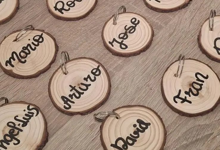 llavero rodaja de madera boda