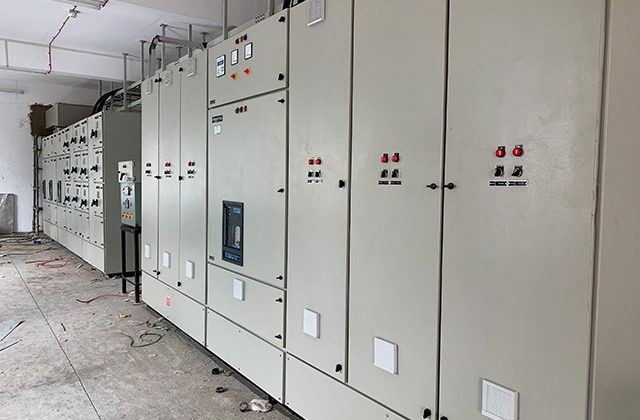 Automatic power factor control 