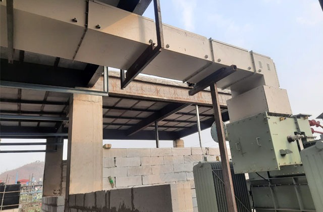 Bus duct