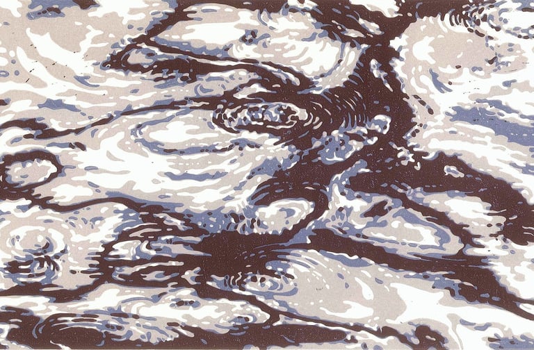 Linogravure couleur représentant des ondulations aquatiques. 