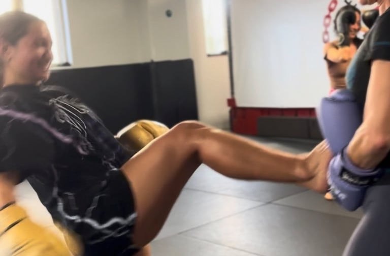 womens kickboxing class