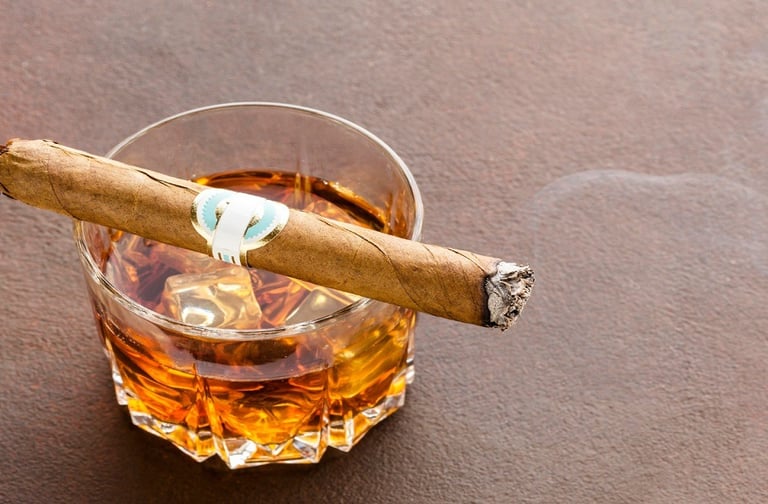 Cigar on the Whisky glass