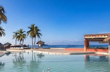 Ofertas en Holiday nInn Ixtapa - piscina