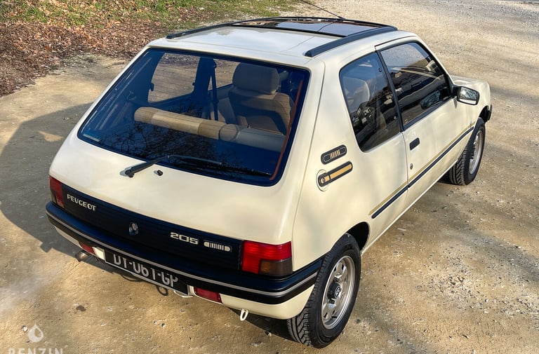 peugeot 205 indiana avec tous ces éléments d'origine