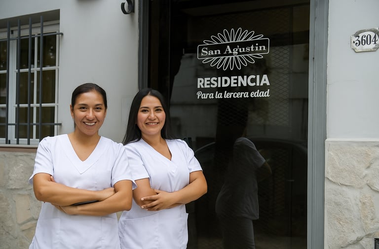 Nuestras enfermeras, cuidan a los abuelos como si fuerna sus familiares