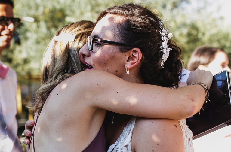 Jennie Johansson Music Thank You Hug with Customer