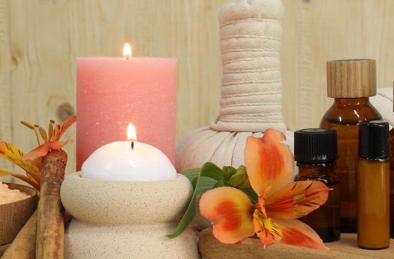 rutina de skincare con vela encendida