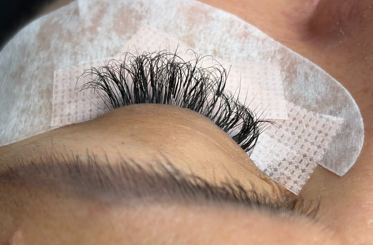 Retoque de extensiones de pestañas con Amy Ortiz - amylash.com