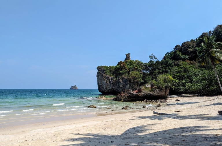 Ban Thong Dang (บ้านทองแดง), Chumphon