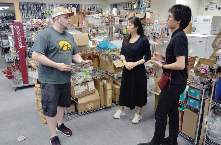 Sourcing agent helping US buyers inquiring a Taiwanese manufacturer