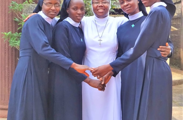 Catholic sisters gathered in friendship and prayer