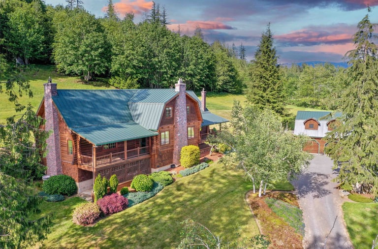 Real Estate Drone Photographer in Snohomish County takes aerial exterior photos for a better view.