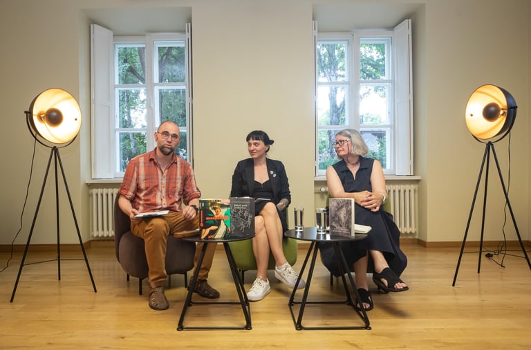 Literatūros savaitės klubas. Laurynas Katkus, Agnė Cesiulė, Jurga Jonutytė. Maironio lietuvių literatūros muziejus