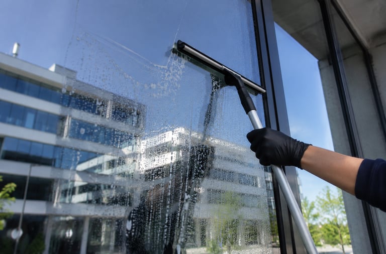Glas und Fensterreinigung in Basel