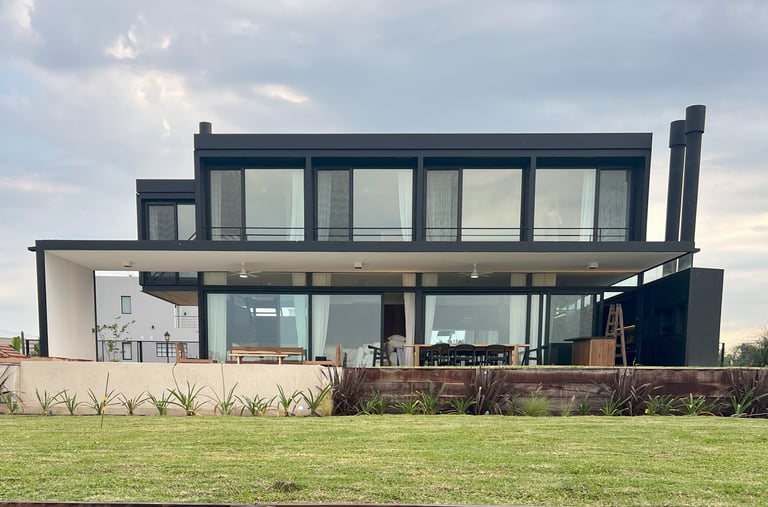 La casa construida en el barrio San Sebastián y proyectada por el estudio Gálvez Autunno