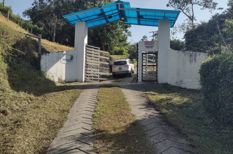 entrada conjunto cerrado lotes venta en nocaima