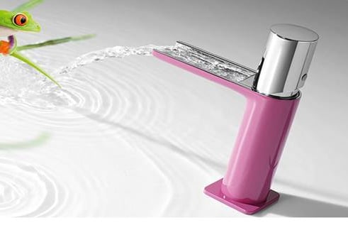 una vernice ad acqua idrosolubile e trasparente