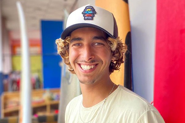 Ayoub Surf Instuctor heyola surf mirleft
