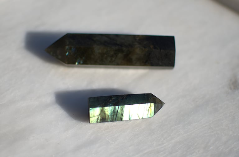 Labradorite with green flash