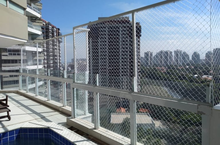 Instalação com Redes de Proteção com Estruturas