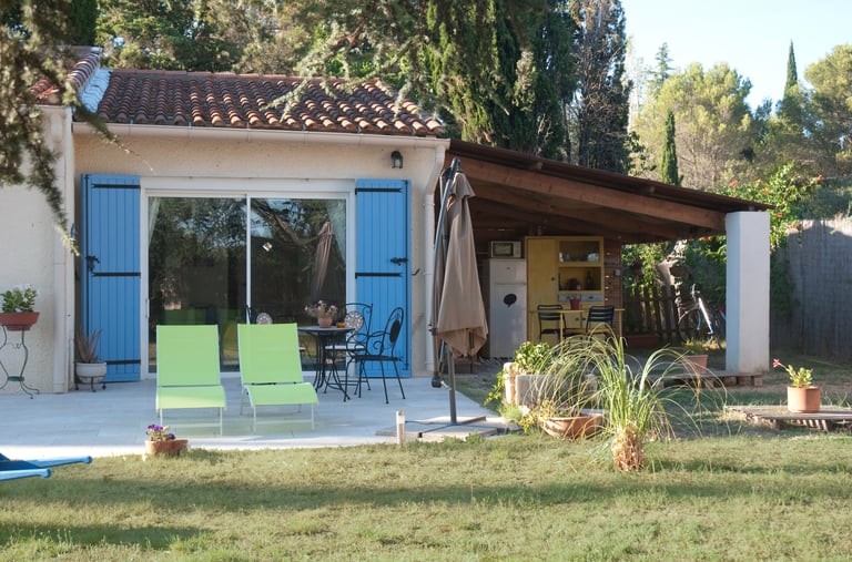 Room, garden, summer kitchen