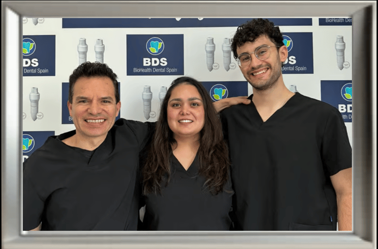 una imagen de dr prado, dra sanjana y dr pedro