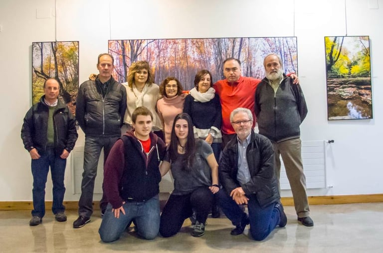 Grupo de asistentes a la inauguración