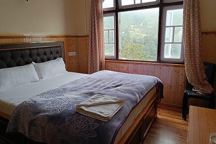 LACHUNG HOMESTAY
