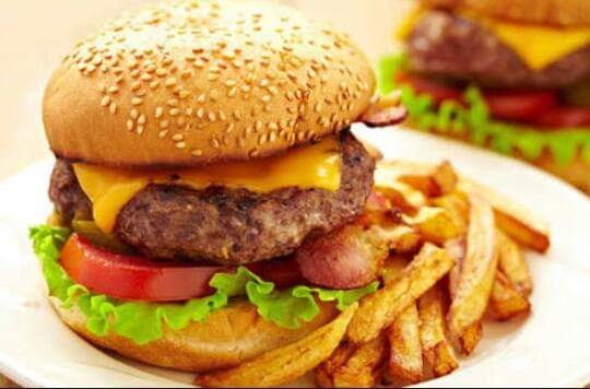 Hamburguesa Con Papas a la francesa, Deli Pizza Cajamarca