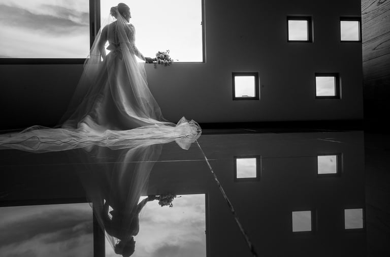 antigua guatemala wedding photographer. Reflection of bride