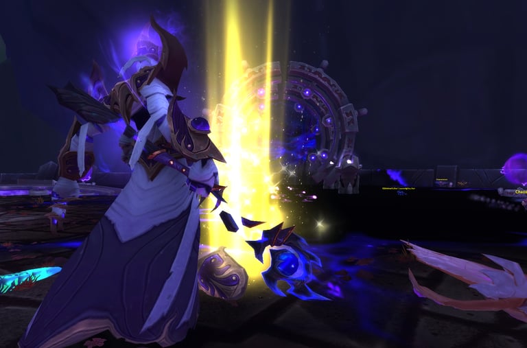 Screenshot: Locus-Walker with Saprishs staff in Seat of the Triumvirate (World of Warcraft)